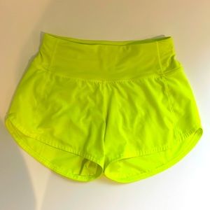 Lululemon “Speed Up Mid-Rise Lined Short 4in”